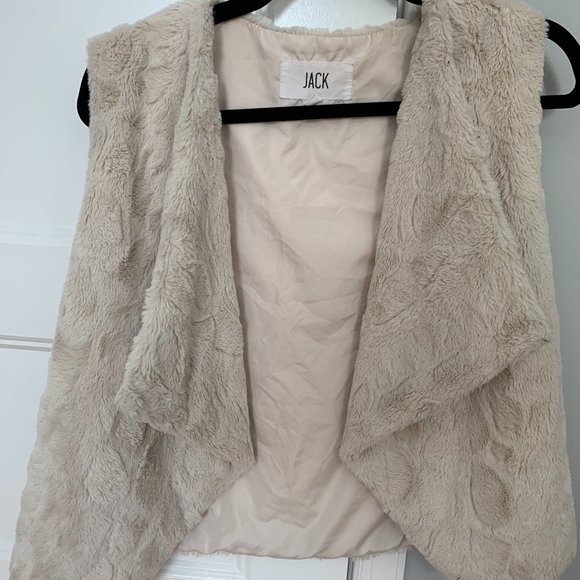 Jack by BB Dakota Jackets & Blazers - Jack by BB Dakota White Fur Vest
